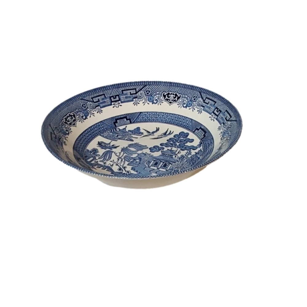 BLUE WILLOW CHURCHILL MADE IN ENGLAND LARGE VEGETABLE BOWL